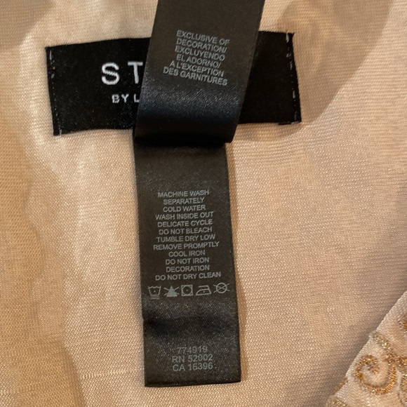 Studio by Liz Claiborne - Crushed Velvet top. Size S - Picture 4 of 12